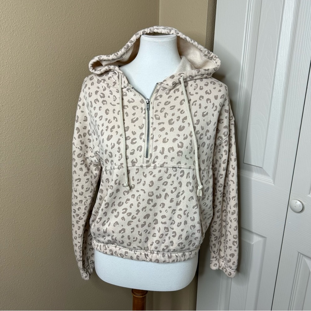 Olive & Oak 1/4 Crop Hoodie